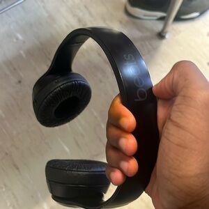 these are beats solo 3’s